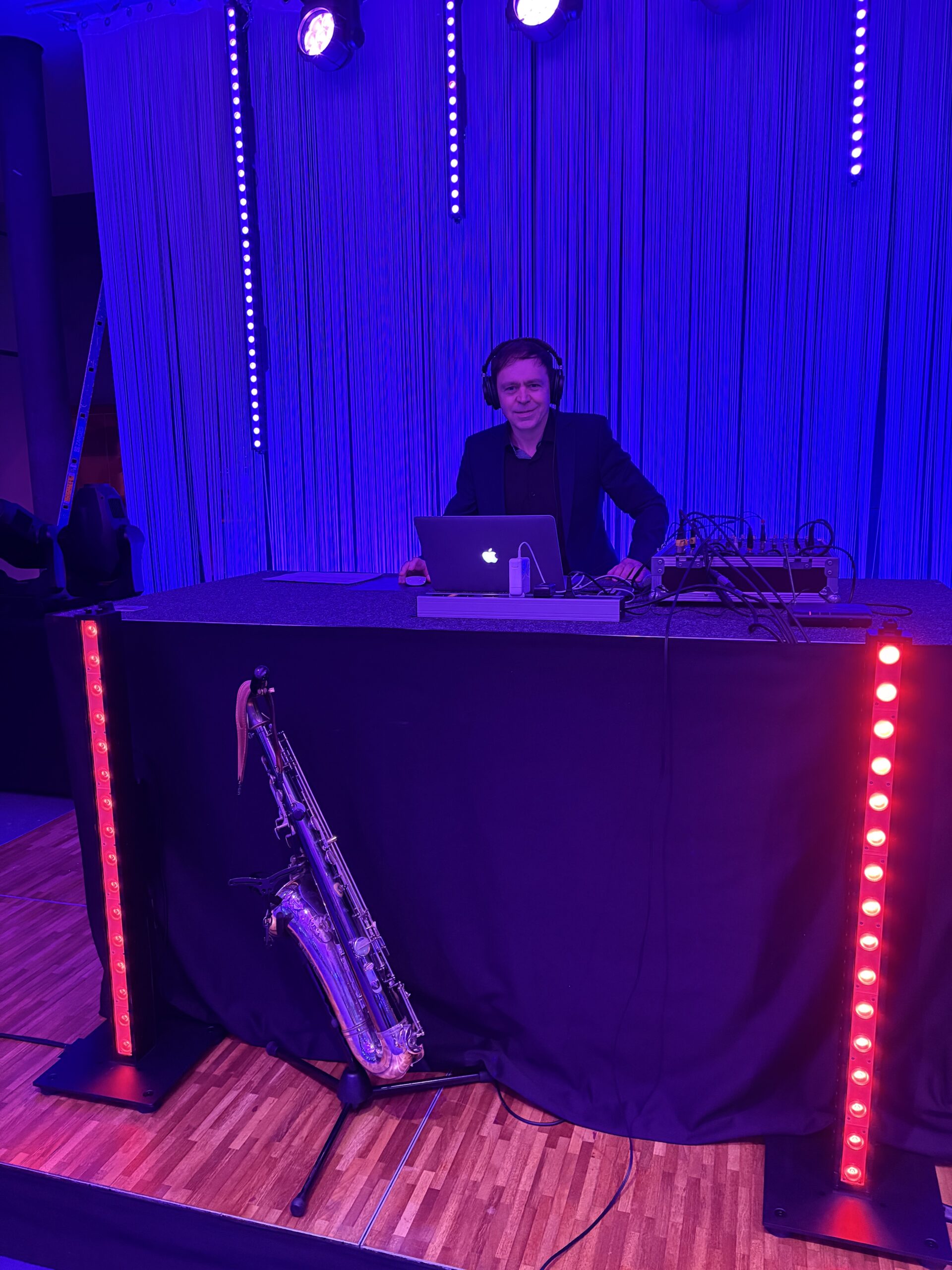 Bild zum Eintrag Live-Saxophon & DJ